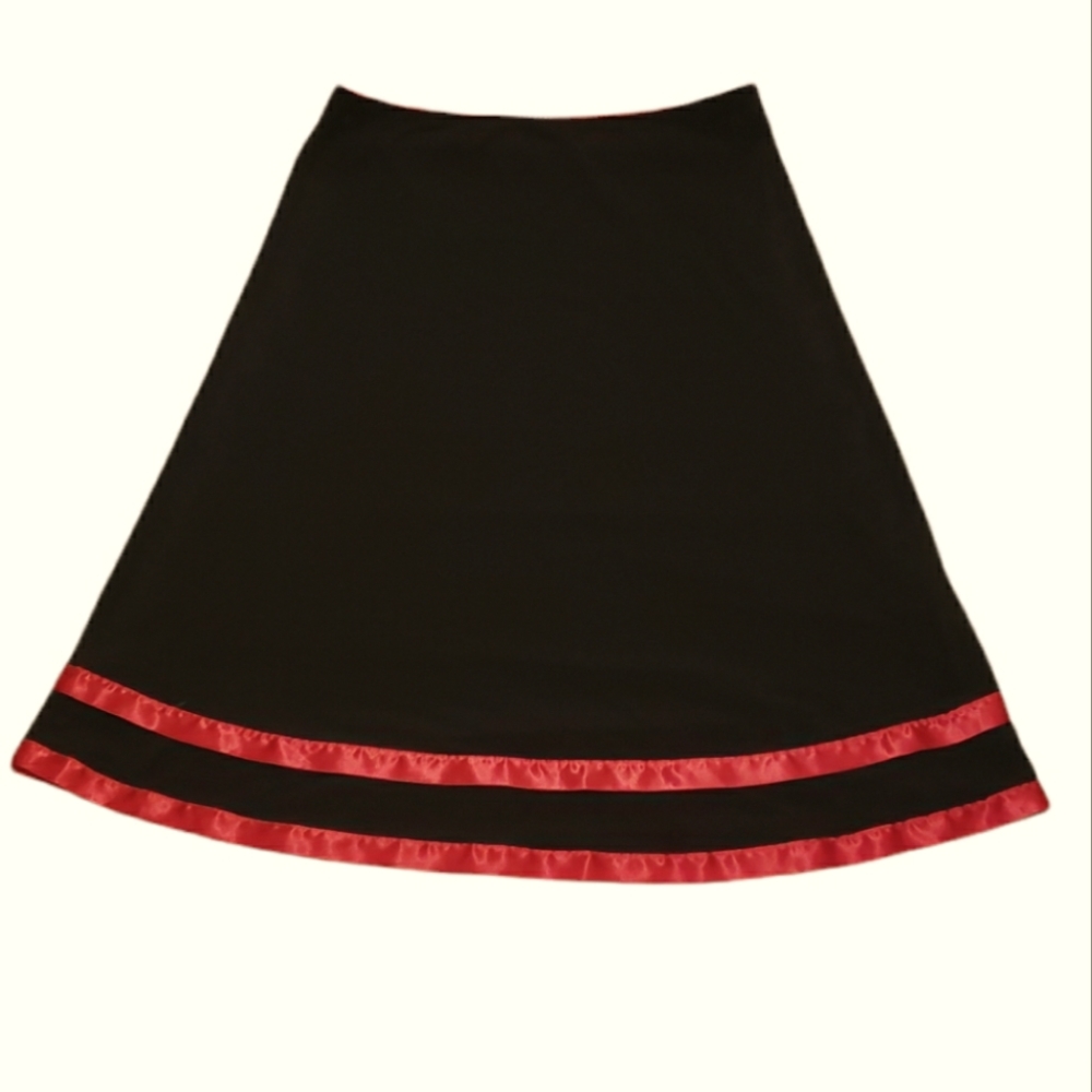 Charlotte Russe large black skirt